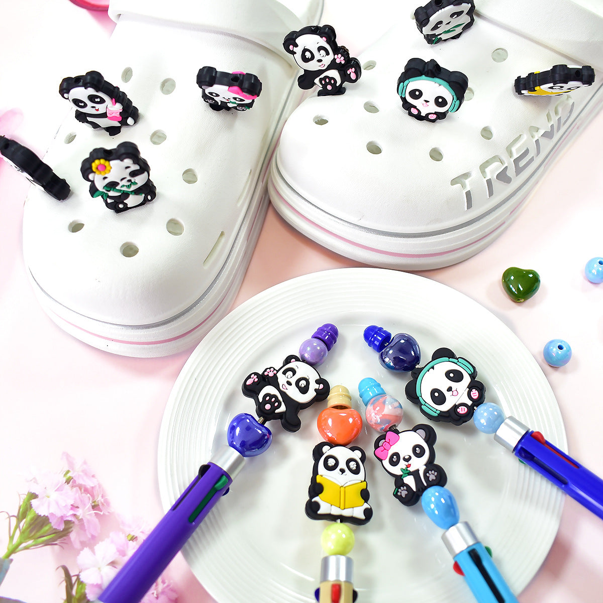 Wholesale Random100pcs/pack DIY Cute Cartoon Panda Beaded Pen Pvc Soft Glue Focus Beads
